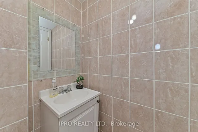 Additional image 31 of 98 Riverdale Dr