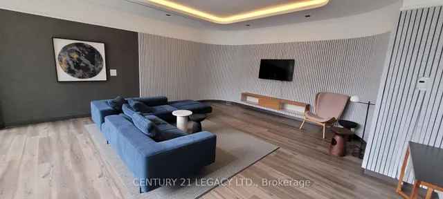 Additional image 9 of 225 SUMACH St Unit 611