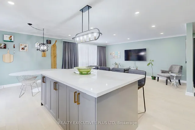 Additional image 8 of 6 Azrock Rd