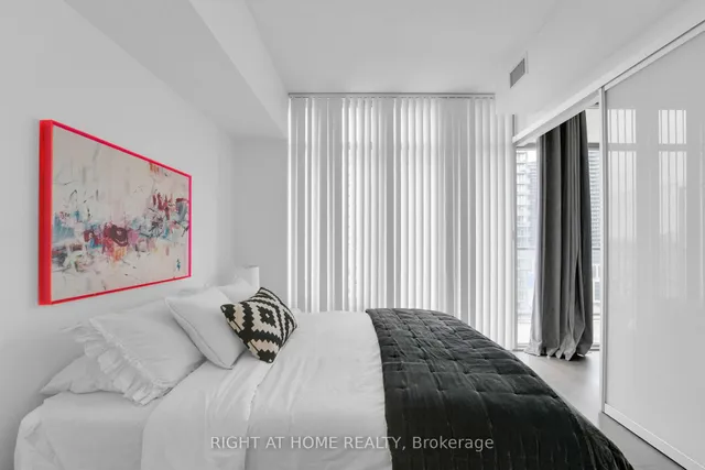 Additional image 10 of 105 THE QUEENSWAY N/A Unit 1414