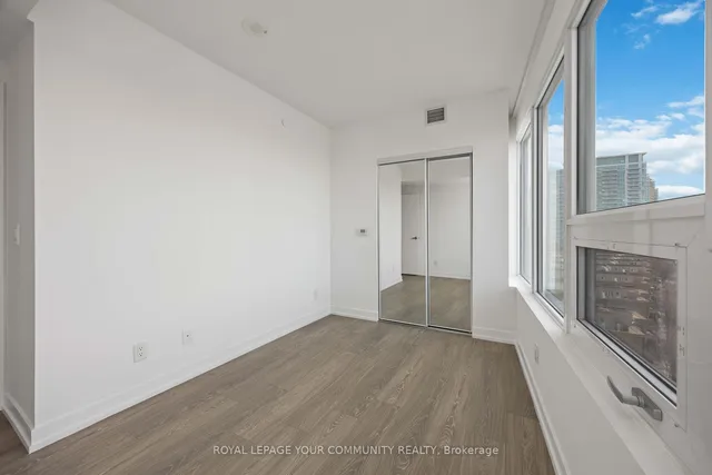 Additional image 22 of 19 Western Battery Rd Unit 917