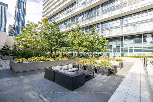 Additional image 24 of 386 Yonge St Unit 2516