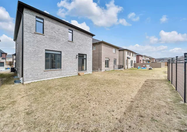 Additional image 35 of 36 Hollybrook Tr