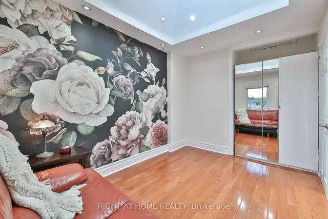 Additional image 17 of 35 Dayton Ave