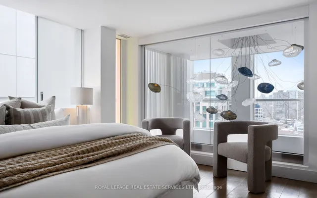 Additional image 27 of 80 Cumberland St Unit PH1903