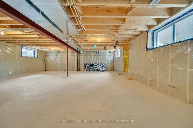 Additional image 33 of 36 Hollybrook Tr