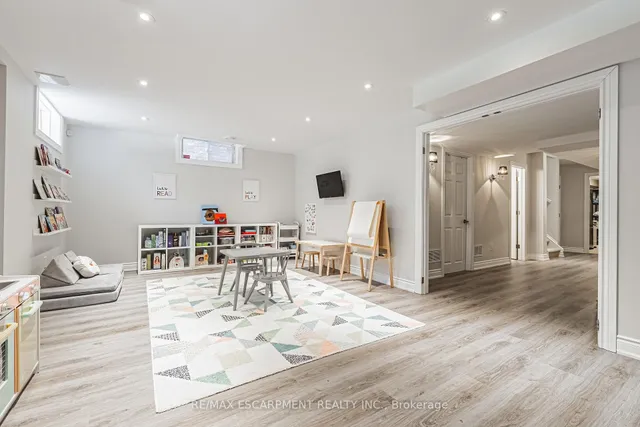 Additional image 45 of 4670 Webb St