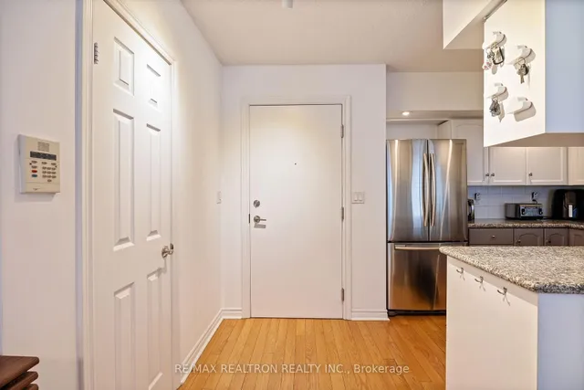 Additional image 6 of 270 Wellington St Unit 1105