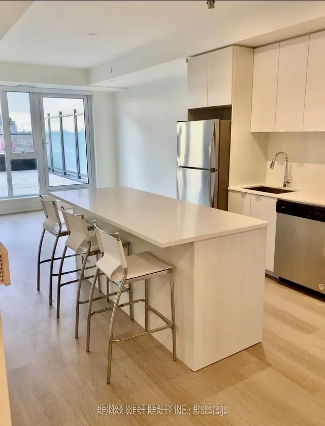 859 The Queensway Blvd Unit 305