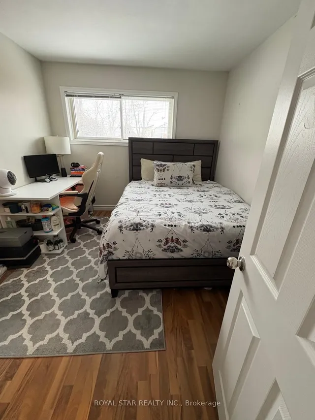 Additional image 15 of 64 Harold Crt