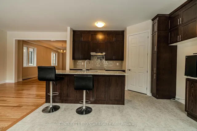 Additional image 30 of 34 Icon St