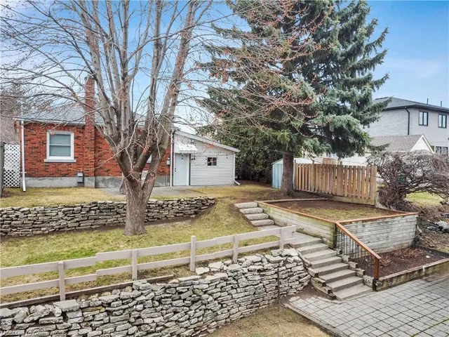 Additional image 43 of 563 Guelph St