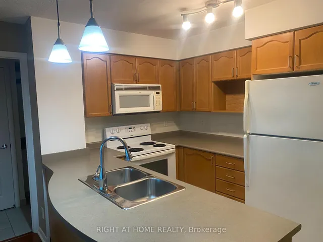 Additional image 10 of 18 Yonge St Unit 1116