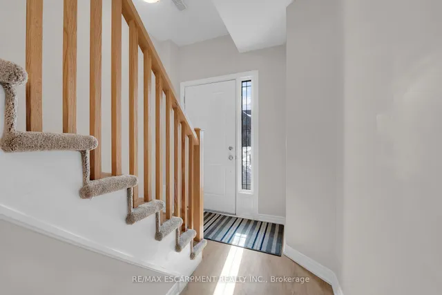 Additional image 9 of 19 Picardy Dr Unit 6