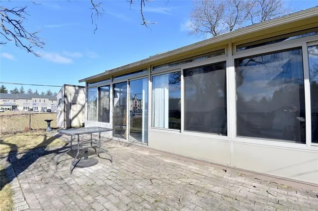 Additional image 32 of 20 Lorne Ave