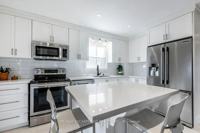 Additional image 31 of 27 Grayrocks Ave