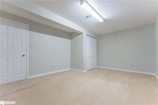 Additional image 18 of 18 Jena Crt