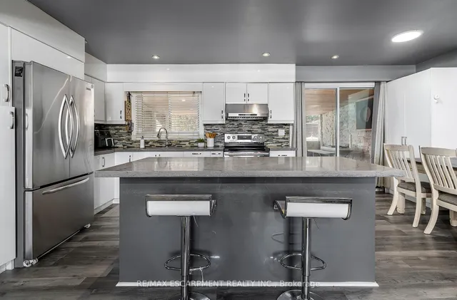 Additional image 12 of 82 DREGER Ave