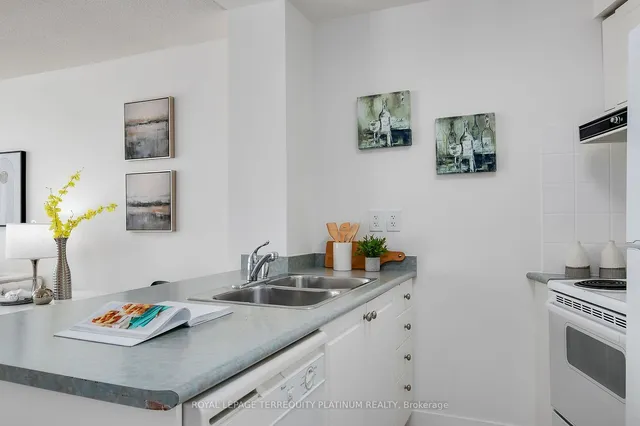 Additional image 15 of 650 Queens Quay Unit 1123