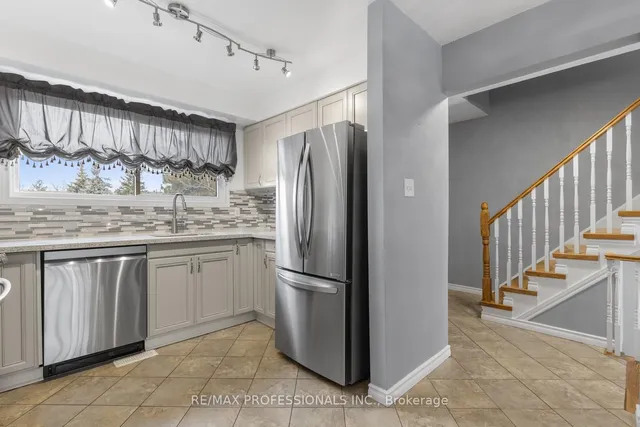 Additional image 19 of 49 Dawson Cres