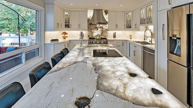 Additional image 8 of 24 Royal Rouge Tr