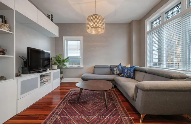 Additional image 3 of 26 Brad St