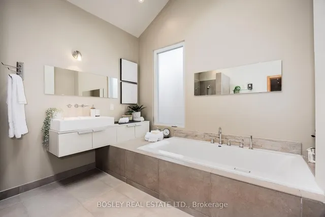 Additional image 20 of 32 Melville Ave