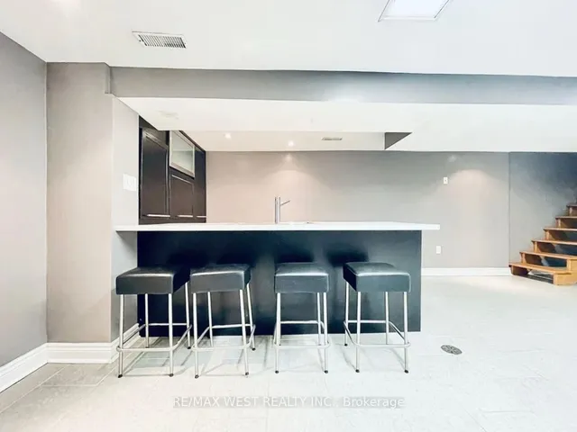 Additional image 20 of 18 Brock Ave