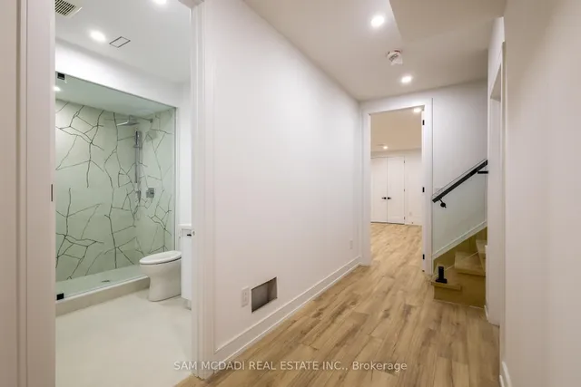 Additional image 33 of 24 Twenty First St