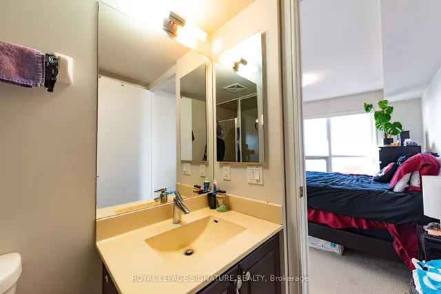 Additional image 23 of 135 Village Green Sq Unit 1423