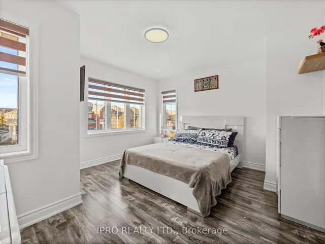 Additional image 32 of 346 Landsborough Ave