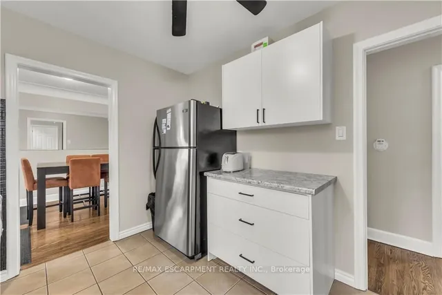 Additional image 8 of 39 Bland Ave