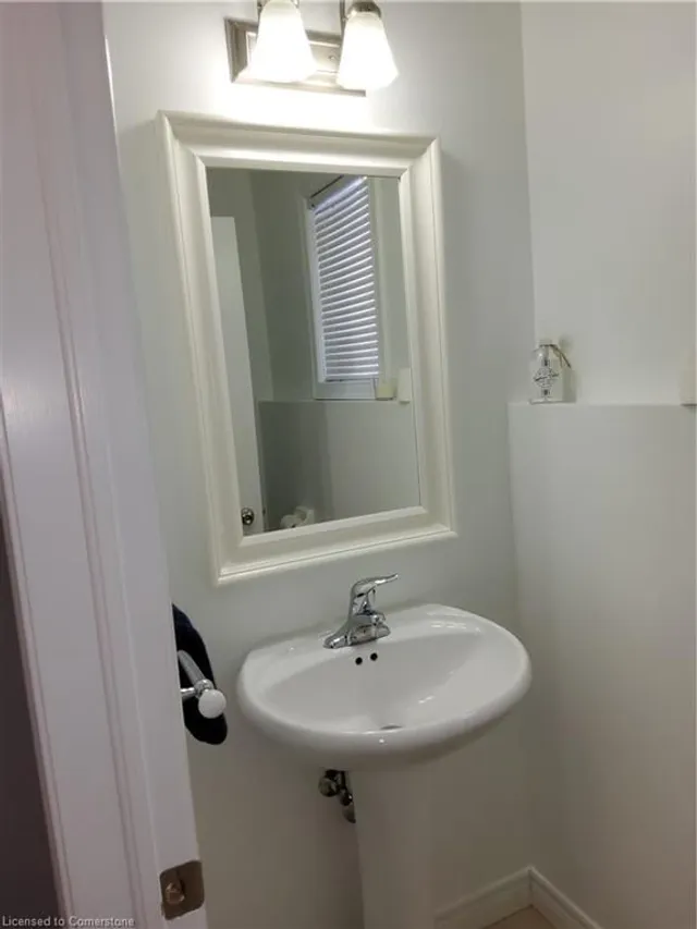 Additional image 7 of 18 Rideau Cres