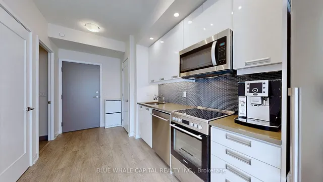 Additional image 15 of 99 John St Unit 1403