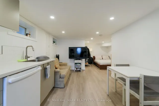 Additional image 22 of 134 Cedric Ave