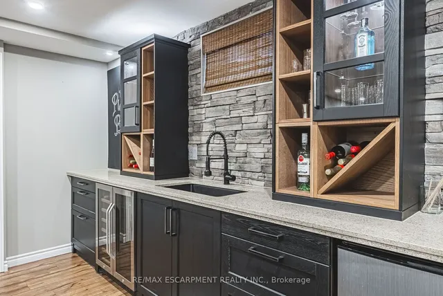 Additional image 39 of 35 GRETI Dr