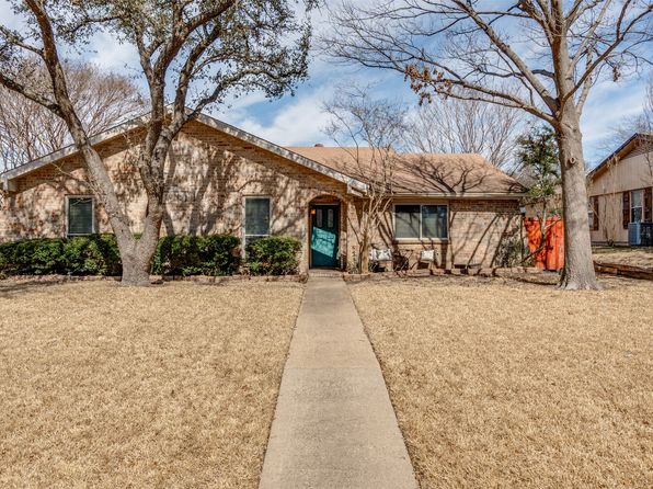 10831 Hayfield Dr, Dallas, TX 75238