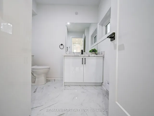 Additional image 13 of 22 Tandridge Cres Unit 808