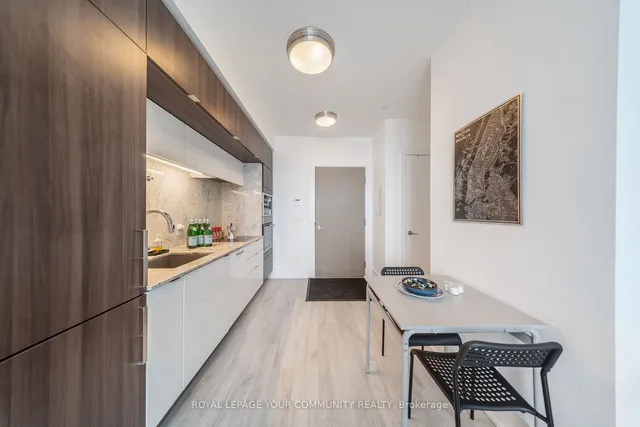 Additional image 12 of 1 Edgewater Dr Unit GPH29