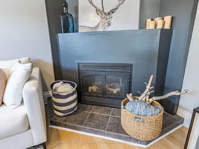 Additional image 38 of 48 Chatsworth Dr