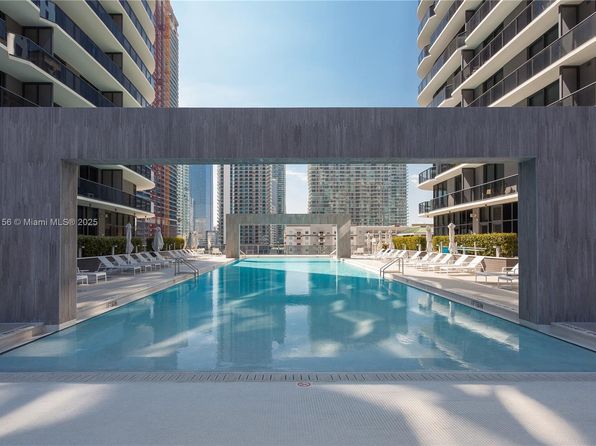 45 SW 9th St APT 1004, Miami, FL 33130