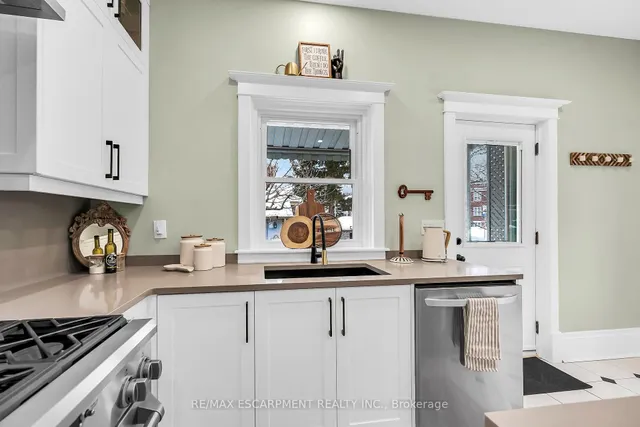 Additional image 12 of 444 Maple Ave