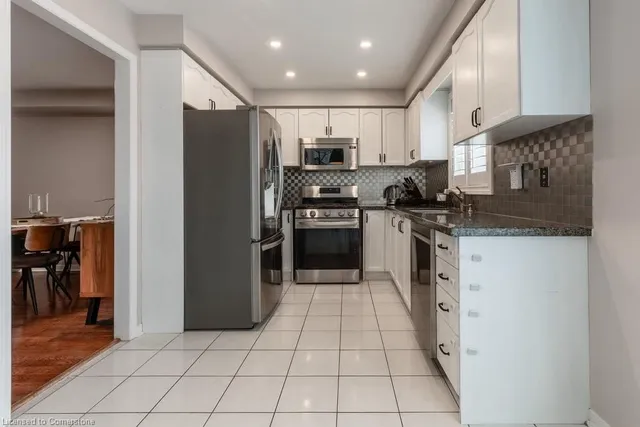 Additional image 34 of 66 Fellowes Cres