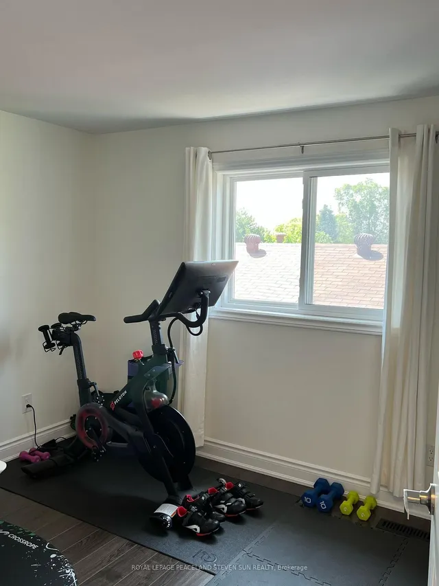 Additional image 16 of 28 Earlton Crt