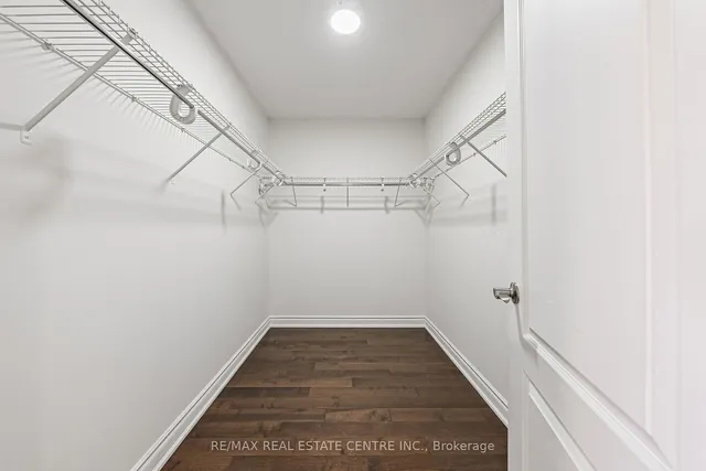 Additional image 25 of 107 Hazelton Ave