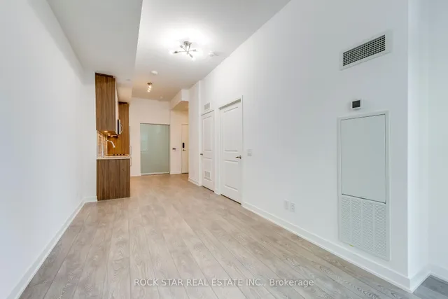 Additional image 16 of 543 Richmond St Unit 228