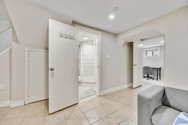 Additional image 43 of 21 Gracefield Ave