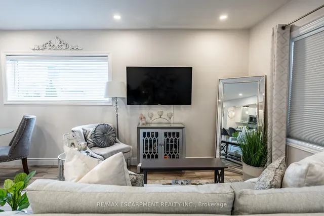 Additional image 6 of 925 Garth St