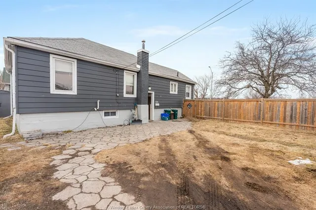 Additional image 2 of 354 FRONT St