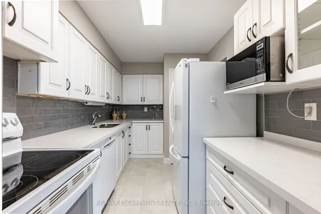 Additional image 9 of 2055 Upper Middle Rd Unit 306